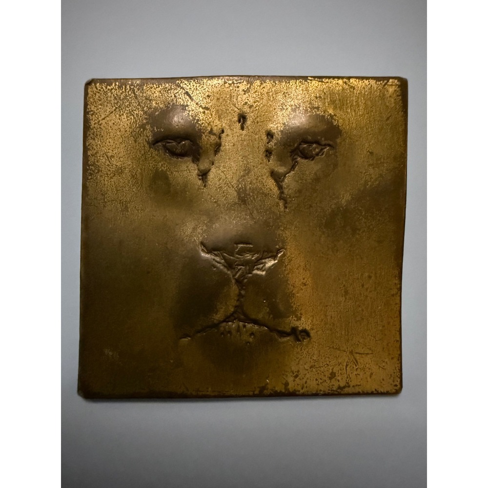 JJ Jonette Jewelry Vintage Lion Face Square Relief Brooch Gold Tone Animal Pin